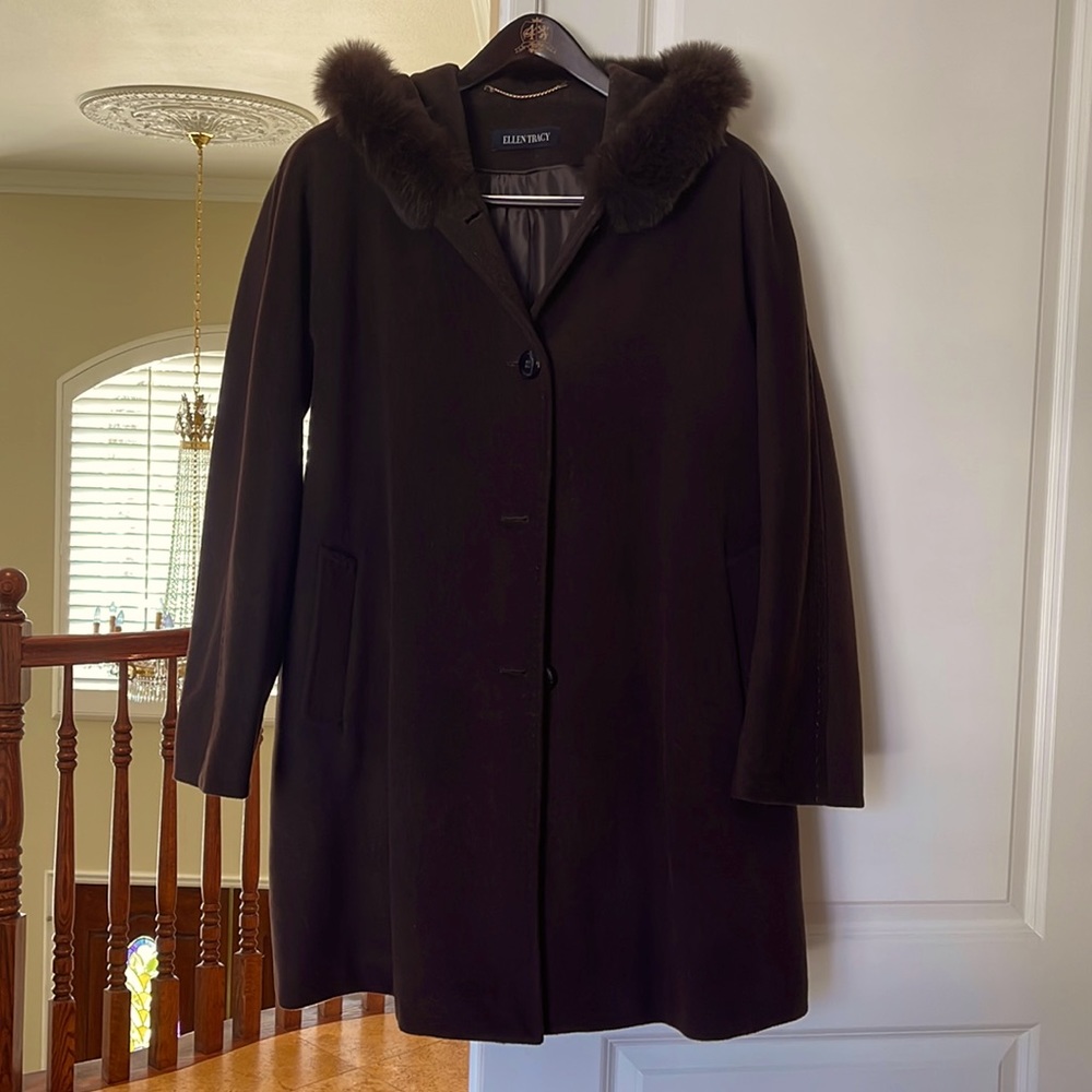 Beautiful fox fur trimmed hooded wool car coat from Ellen Tracy. EUC
